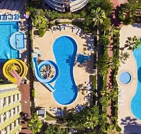 Seaview Luxury Located At 1st Coastline Apartament *